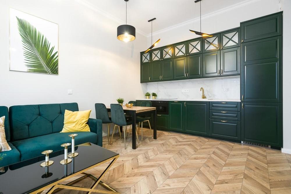 Glamorous Old Town Cracow Apartment Krakau